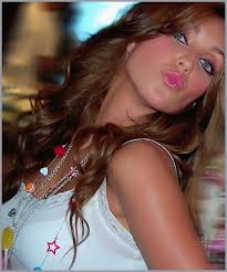 Sò vc pra me fazer sorrir depois do Corinthians perde meu deus rjhdijdjk yoo te amo anahi *- happy birthday 