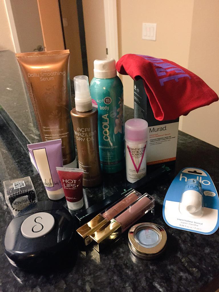 WitneyCarson's tweet photo. Special thanks to @vlongocosmetics #VLlife @BrazilianBlwout 
@MuradSkincare @MuradSkincare for gifting us ❤️ http://t.co/auIYzGW07V