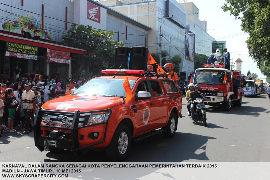 SSCMadiun's tweet photo. Karnaval di Madiun / 10 Mei 2015. sumber foto: http://t.co/1o6BxNSvt4. #skyscrapercity #madiun #jatim #indonesia http://t.co/xyBUJkv4ug
