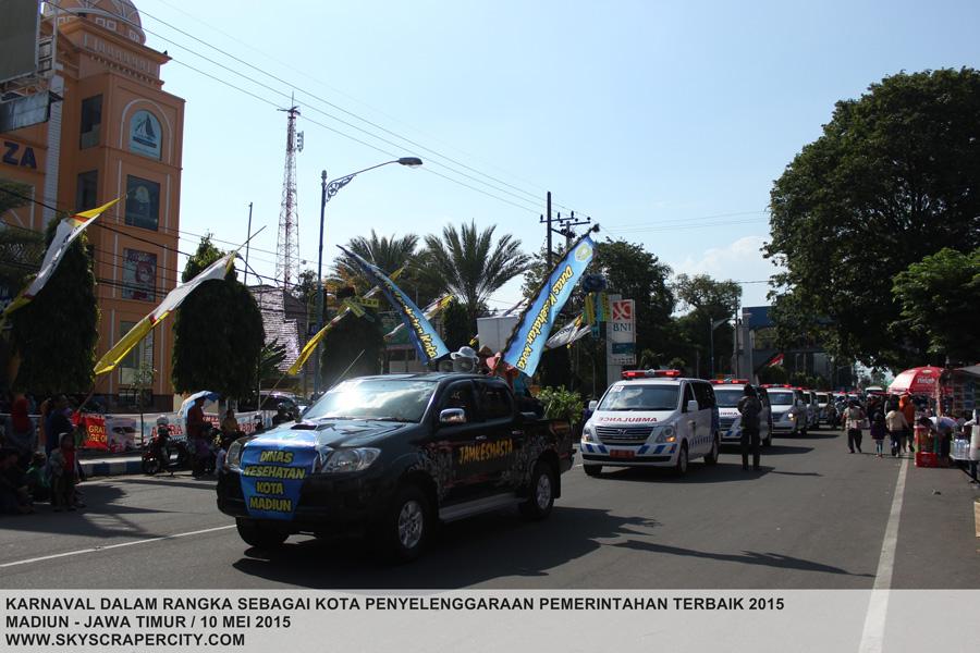 SSCMadiun's tweet photo. Karnaval di Madiun / 10 Mei 2015. sumber foto: http://t.co/1o6BxNSvt4. #skyscrapercity #madiun #jatim #indonesia http://t.co/3VmjNMs80E