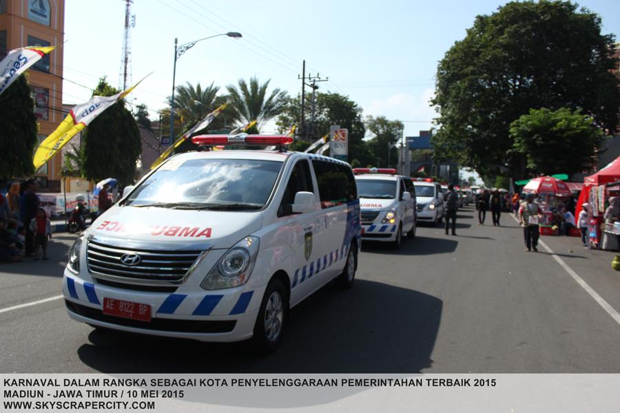 SSCMadiun's tweet photo. Karnaval di Madiun / 10 Mei 2015. sumber foto: http://t.co/1o6BxNSvt4. #skyscrapercity #madiun #jatim #indonesia http://t.co/j4O03eaoCy