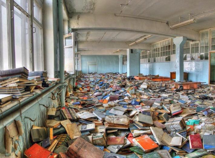 TrixTheWitch's tweet photo. Is this what a librarian's nightmare looks like?  @The_Dying_Light http://t.co/8YV2qfpcWG
