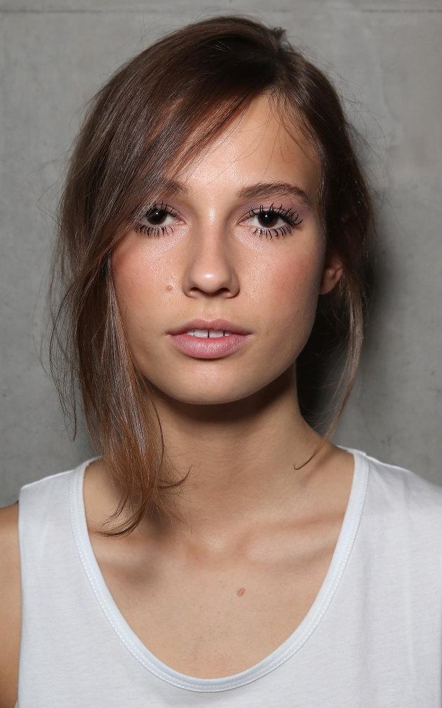 InTheKnow's tweet photo. 4 ways to wake up tired-looking skin: http://t.co/gzXQXyFdLt http://t.co/xPLFVs3Zhv