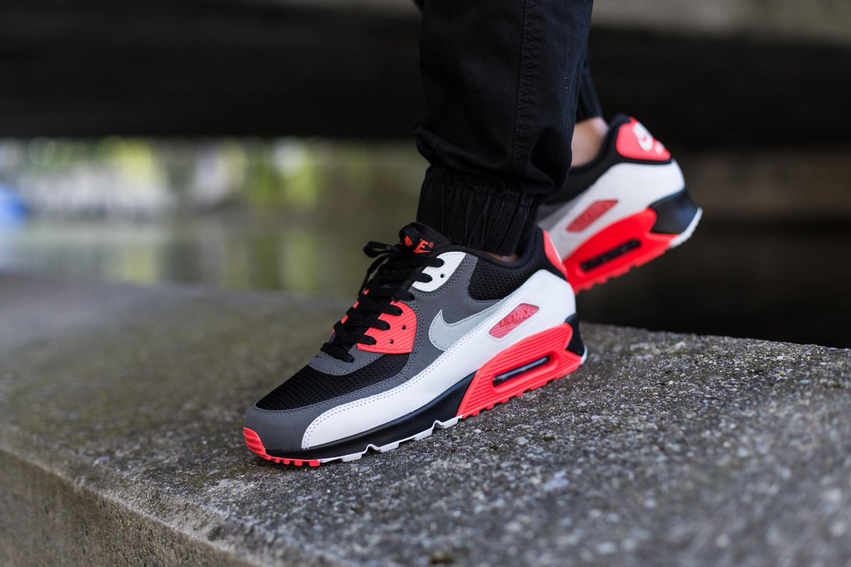 titoloshop's tweet photo. #Nike #AirMax90 #ReverseInfrared drops Sat, 16th May Instore & Online @titolo_shop BE | ZH http://t.co/5CMOQk1cTu http://t.co/IIk9dXMCF6