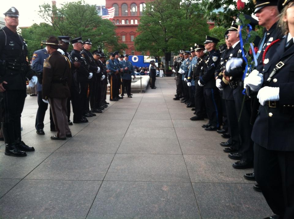 jimprophoto's tweet photo. Candlelight vigil about to start at the Law Enforcement Memorial #policeweek #put2015 http://t.co/Ewy5yYMNwy