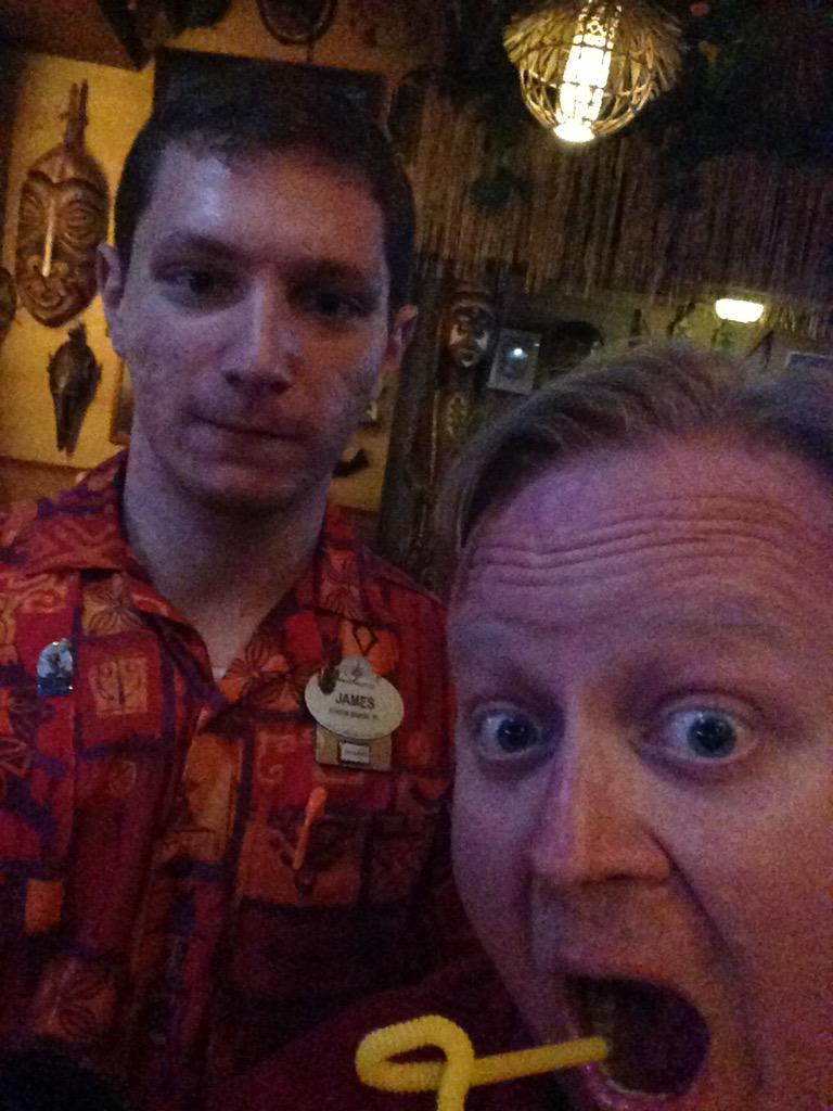 BrerTaylor's tweet photo. Hangin with the world-famous & slightly unimpressed #SkipperJames http://t.co/x4cFhfLbVT