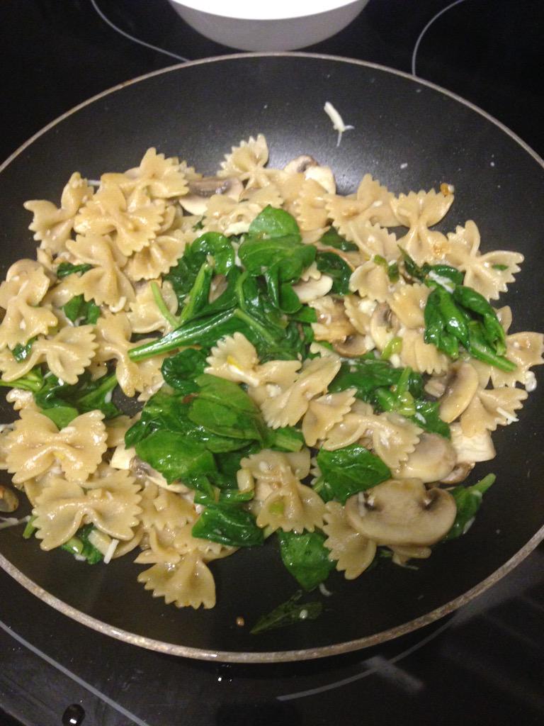 NoMereMonolith's tweet image. I cooked real food :o #vegetarian #lemonpasta #spinachtoo #ohandgarlic