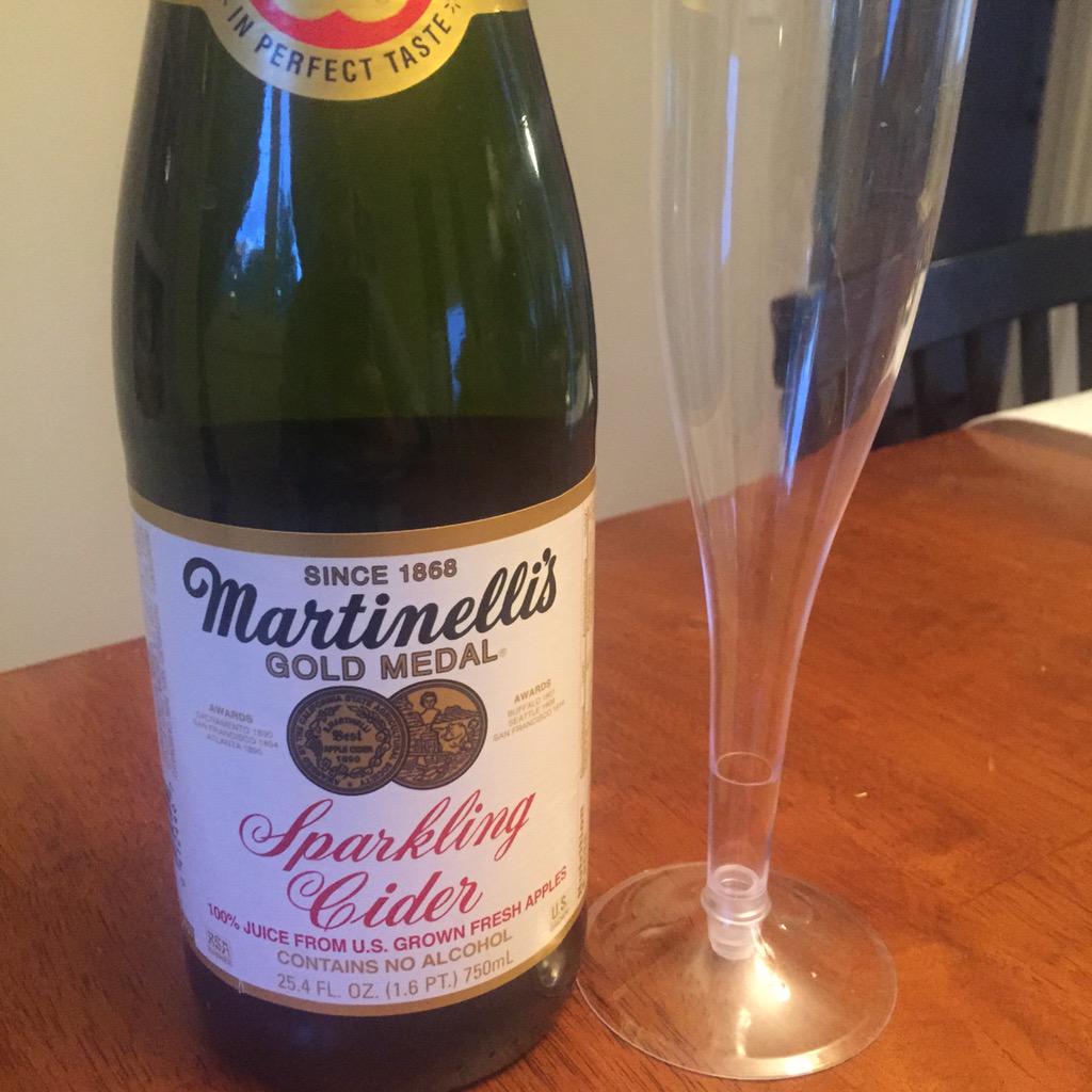 hhsherald's tweet photo. We're so fancy. #melvas http://t.co/mqL1yH1c39