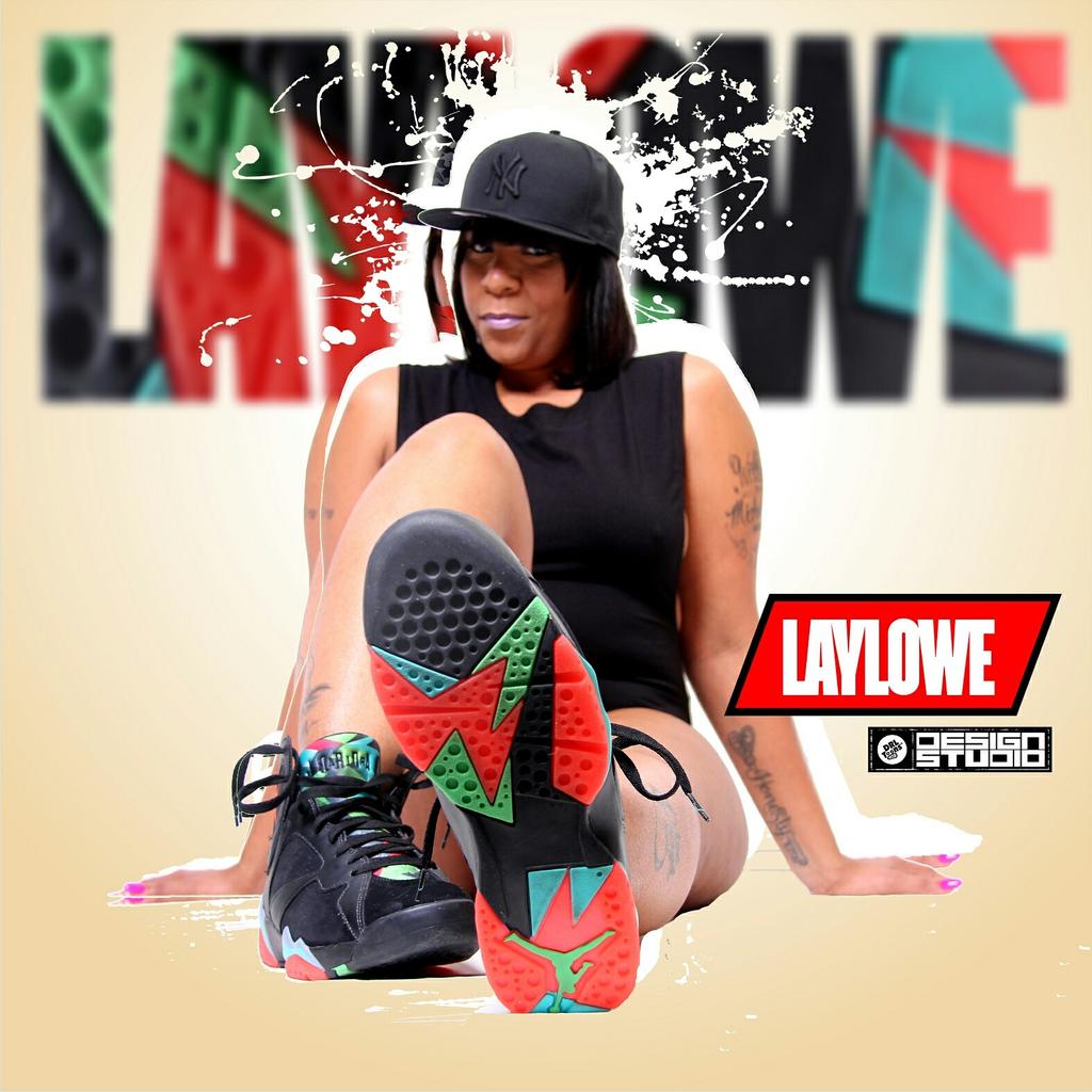 laylowe216's tweet photo. Love this pic..... Chicks n Kicks http://t.co/jEdSvZ3yKx