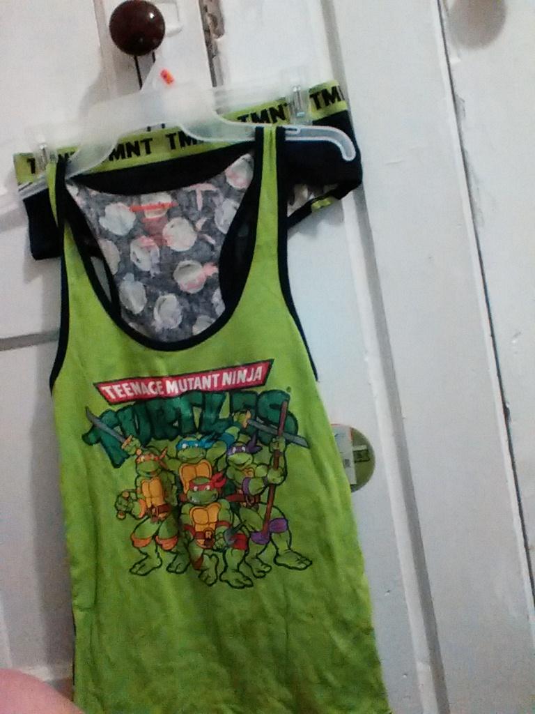 IanMickeyFan's tweet photo. Hey #FisherNation do you get a kick out of this? Summer pajamas for my trip from my grandmother! #TMNT #Cowabunga 🐢 http://t.co/IOlBEiNehC