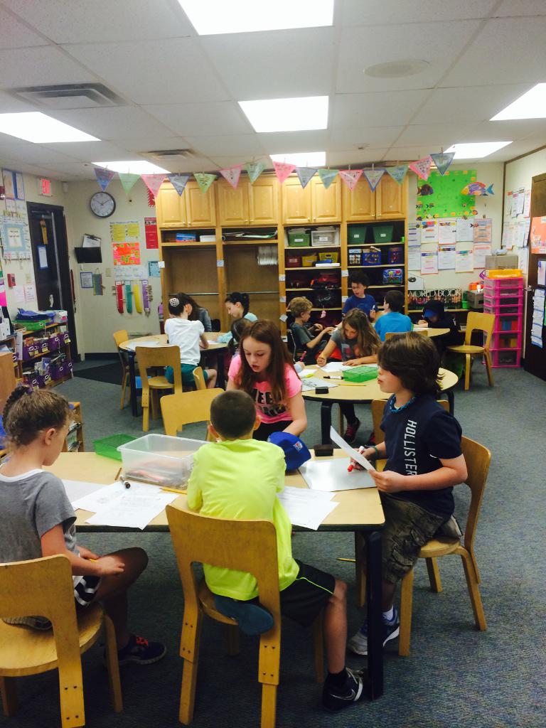 P2Greco's tweet photo. Perseverance and teamwork evident during our math lab challenge today! #lymanr13 #rsd13ct http://t.co/59loBUkNle