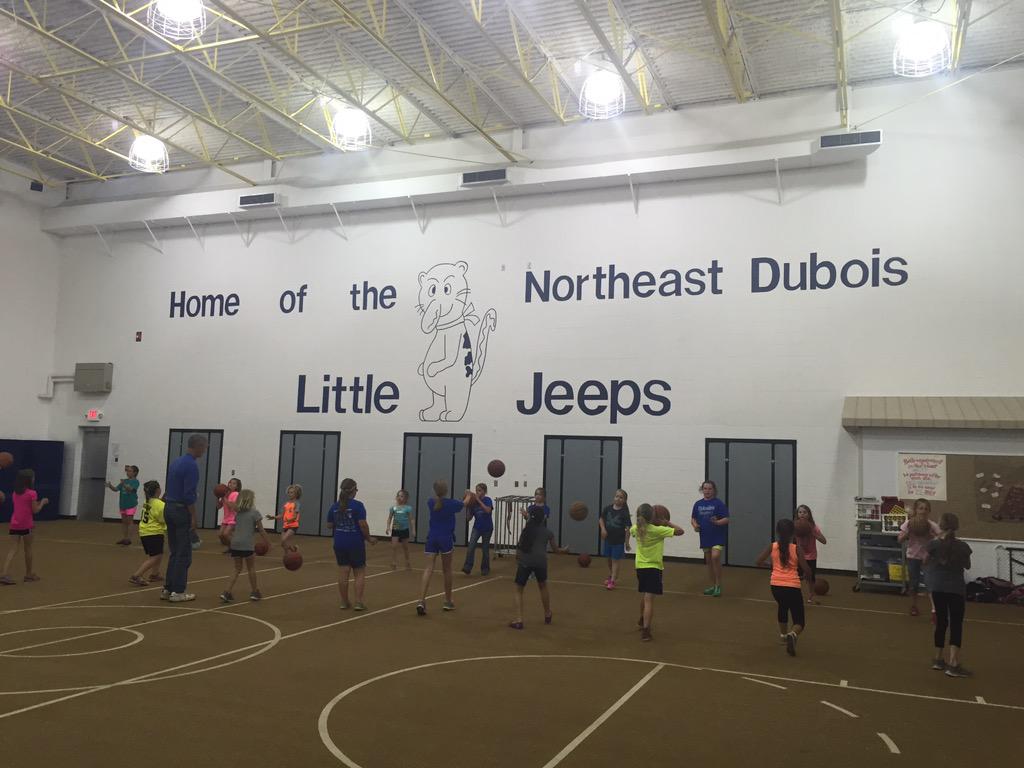 NDLadyJeepsBB's tweet photo. Future Lady Jeeps! http://t.co/olbYCh1Djc
