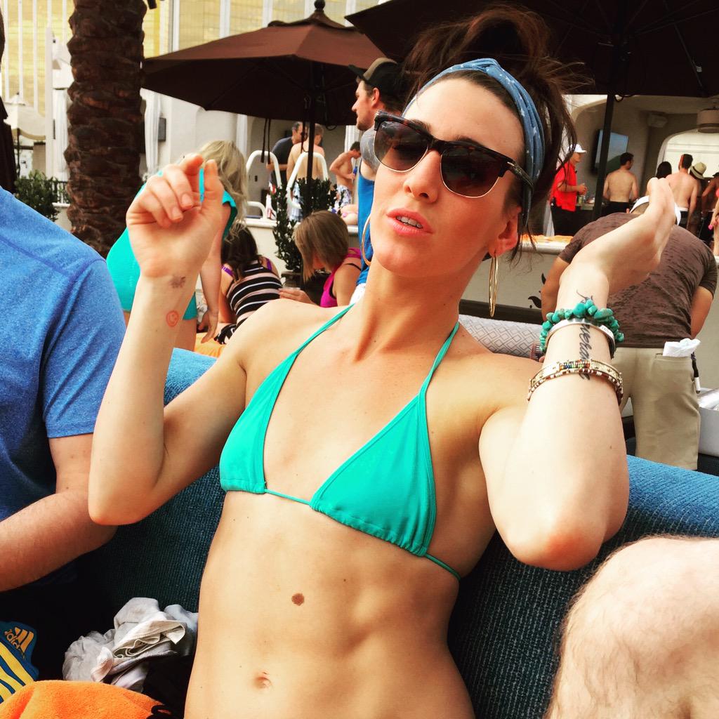 Mikaela Mayer on X: Watching the U.S. Open in Vegas was awesome.  Starting2 understand wrestling rules ;). Got a little pool time too. 💎  http:t.cofi2ZW3sQE7  X
