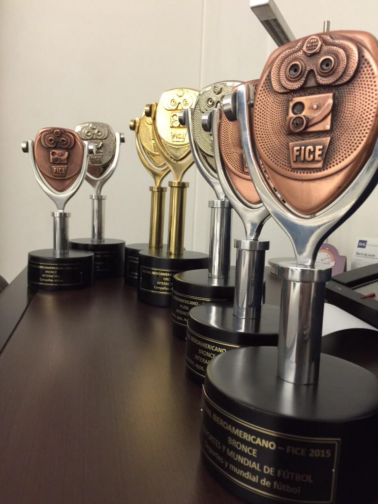 abajana's tweet image. Bien @GeeksEC ¡Presentes en #FICE2015 Gracias @BancoGuayaquil @pharmacys @TracklinkEC x su confianza