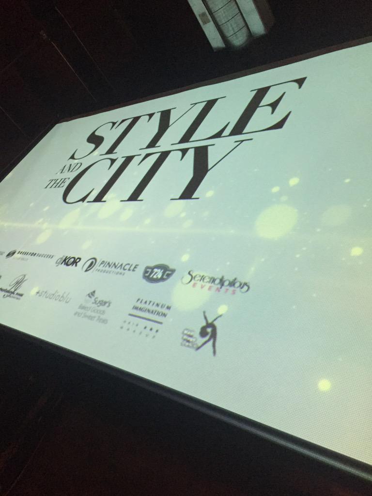 _Serendipitous_'s tweet photo. Tonight's the night! #womenempoweringwomen #DFS #chelseasboutique http://t.co/oZiYLYloPt