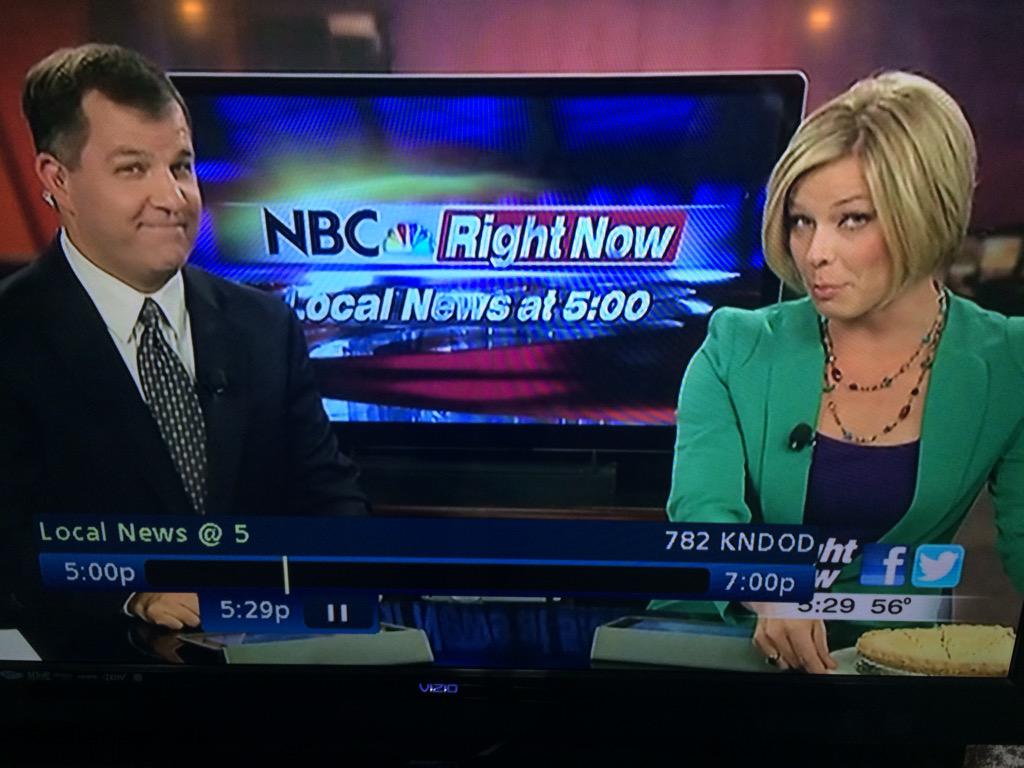 ASinqueer's tweet photo. @KNDOTV I paused my TV at the perfect moment during the nightly news... #funnyface #ilovedvr http://t.co/QIxG2Ytqmx