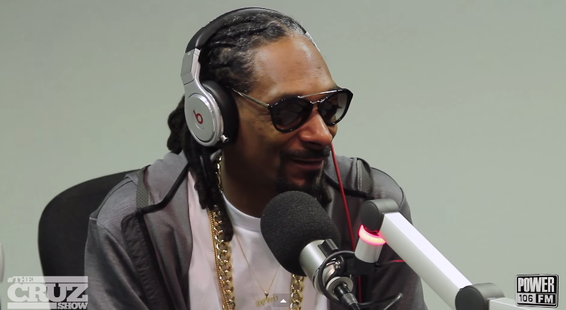 rapplughiphop's tweet photo. Video: @SnoopDogg Breaks Down The ‘#BUSH’ Album Title + More w #TheCruzShow http://t.co/O4FAKFdutM #Snoop #SnoopDogg http://t.co/6OViXcI3yg