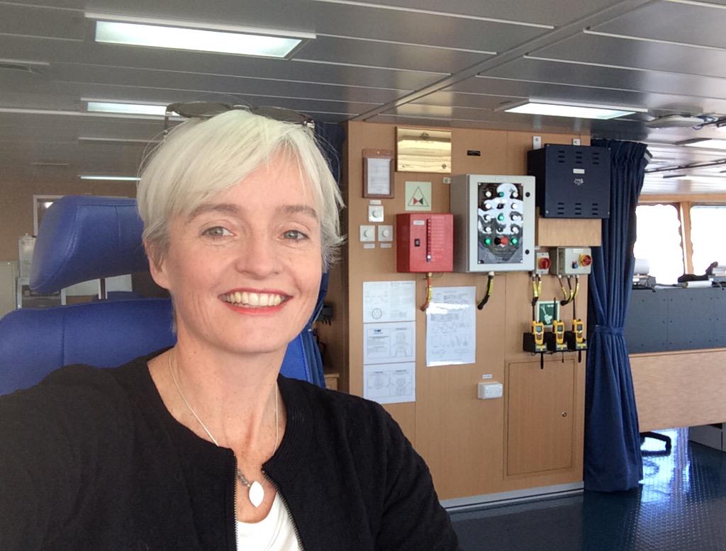 DrEmmaLJohnston's tweet photo. Selfie on the bridge of the #RVInvestigator - SITTING in the Captain's seat of my favourite ship! #csirogram http://t.co/wEftoktrEZ