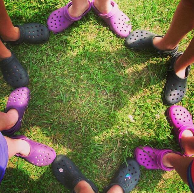 Alaker25's tweet image. Can't wait to be back with my croc sisters😍🐊 @SydneyGacek @BethDollenmayer @carlieg7 
#crocsforlife #noshame