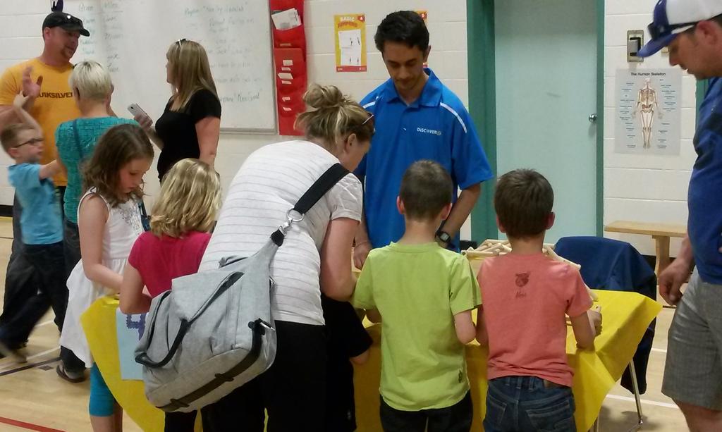 WestviewFMPSD's tweet photo. GreatTimes @DiscoverE_UofA @WestviewFMPSD at Family Science Night. Sharing Active Learning +Summer Camp Info. #YMMEd http://t.co/5hpK63Sai0