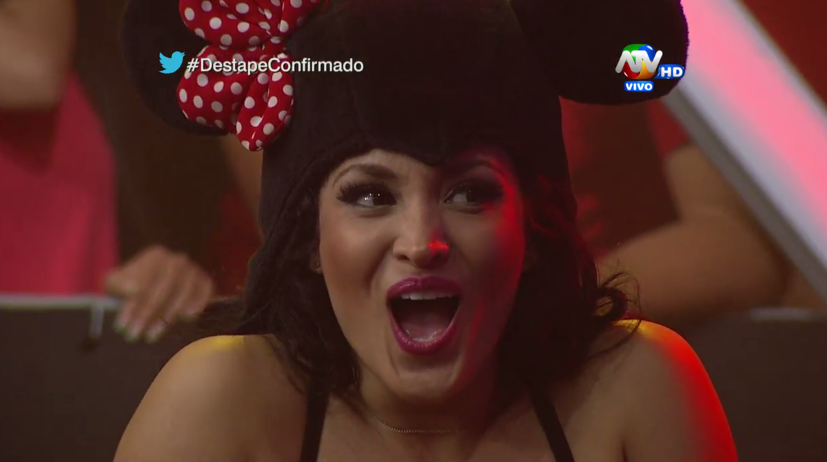 Combate_ATV's tweet photo. ¡.@MicheilleSoifer impresionado por .@SchullerRenzoOF! #DestapeConfirmado @atvpe http://t.co/F71sVpcMXr