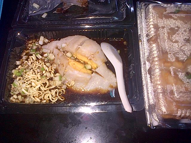 Tika_optasari's tweet photo. Pagi2 udah makan yg bercuka  Hemm kalo ada riwayat maag langsung kambuh ne . . http://t.co/I6xFooXcAT
