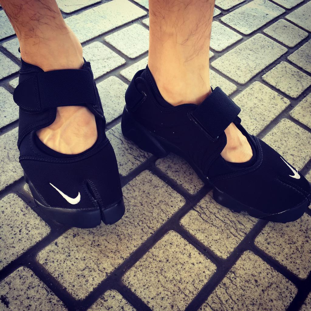 RSmio's tweet photo. NIKE AIR RIFT MTR "黒の系譜"
一年越しに下ろしました。
#nike #airrift #rift #nikerift #夏 #enjoysummer
https://t.co/dX3Af1h3W1 http://t.co/3Nhe9F0p00