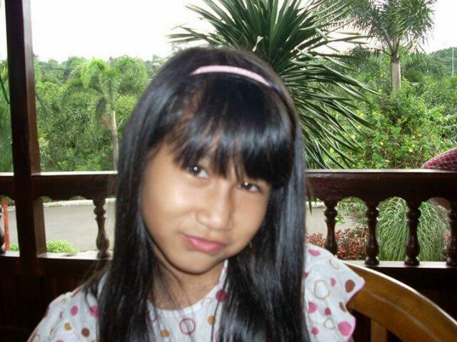 BarbieJubi's tweet photo. Happy birthday tessya♥ :D {} @tessyarsm http://t.co/yZPa1cc5S9