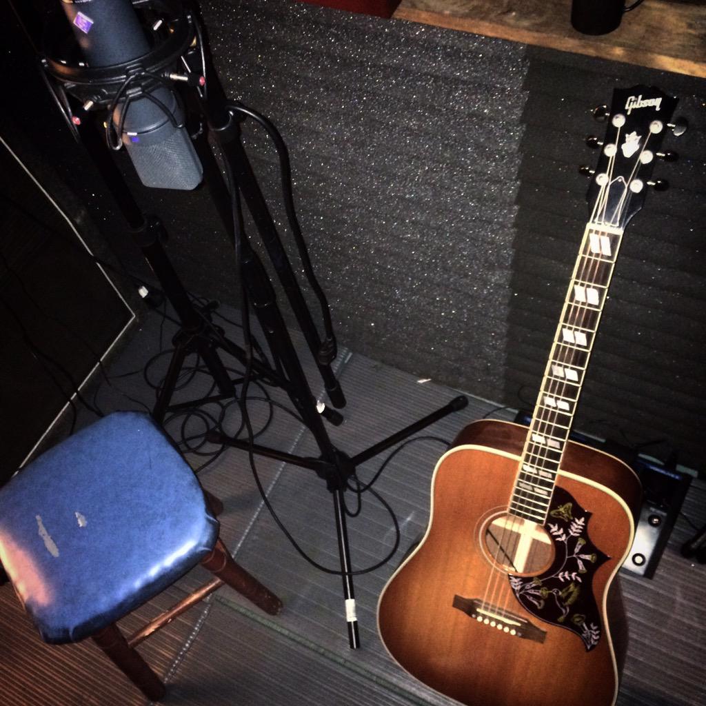ThinkUpAnger's tweet photo. It doesn't get any better than this acoustic guitar.... @gibsonguitar #gibsonguitar #GibsonUSA #thinkupanger http://t.co/bFSk4S0h3U
