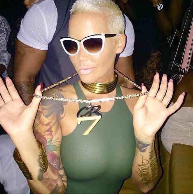 sammyanddon's tweet photo. You see when I see this...I know that the sections all good. @SwiftSection @DaRealAmberRose @konanplaydirty โ๐พ#7only http://t.co/kBjLFsTE4q
