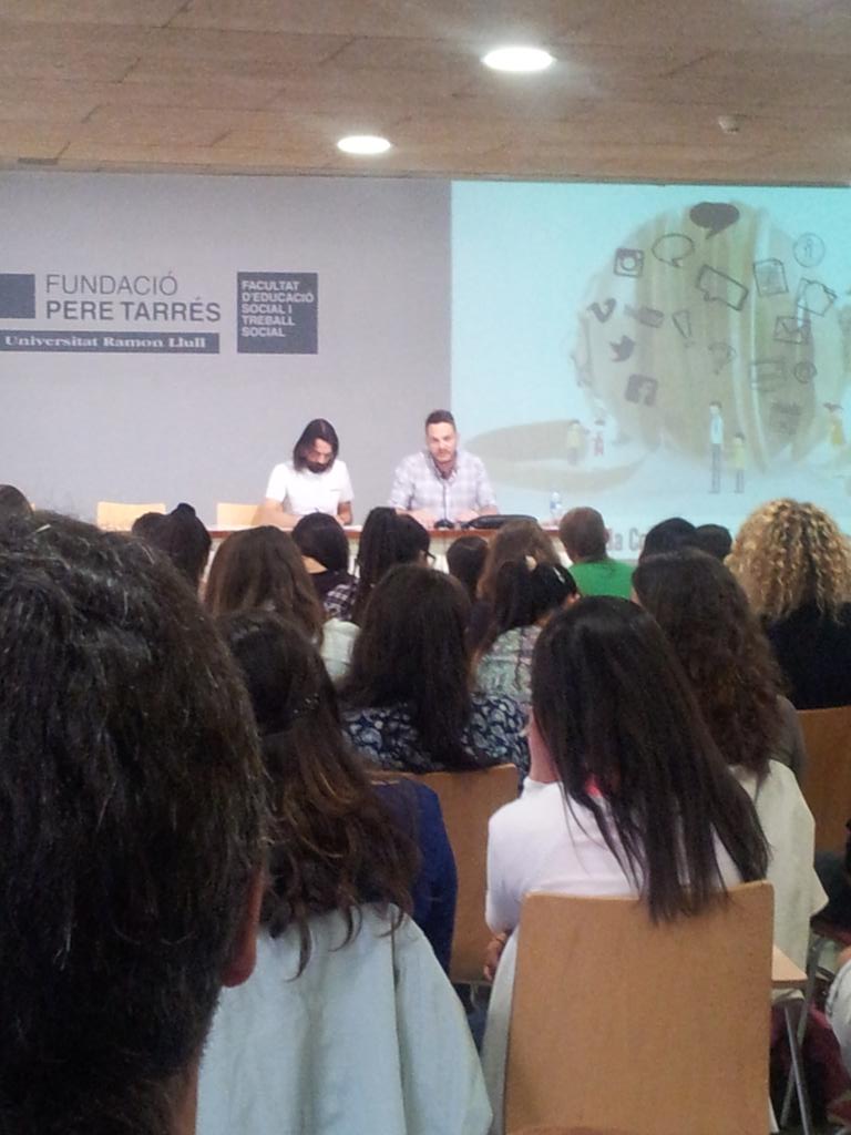 oscar_m's tweet photo. Com sempre, l'amic @FelipeCamposlh explicant qüestions molt d'interés sobre comunicació i acció social.
#ComunicAccio http://t.co/MoNvv7FOos