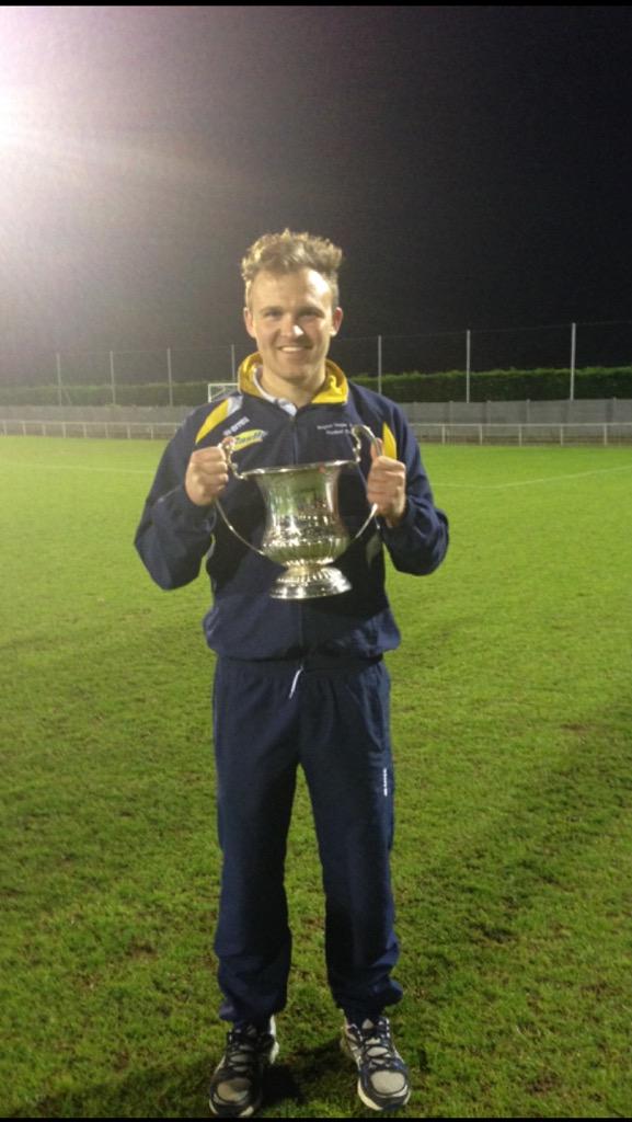 dancox1986's tweet photo. It's been a excellent season &amp; a real honour to manage the Bognor u18s. #madehistory #pebbles #championsofryman 🏆⚽️🐝 http://t.co/eCP5MXPaEa