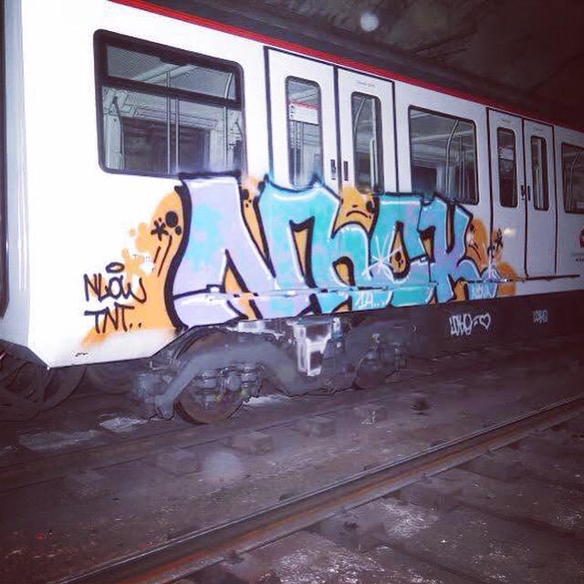 WritersMadrid's tweet photo. Nhok barcelona subway! #subway #barcelona #nhok #wm http://t.co/aA4JctKGPz