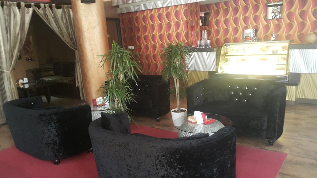 oasiscaffe's tweet photo. قاعه العوائل فى oasis cafe ترحب بكم http://t.co/7EZO9qwcgs