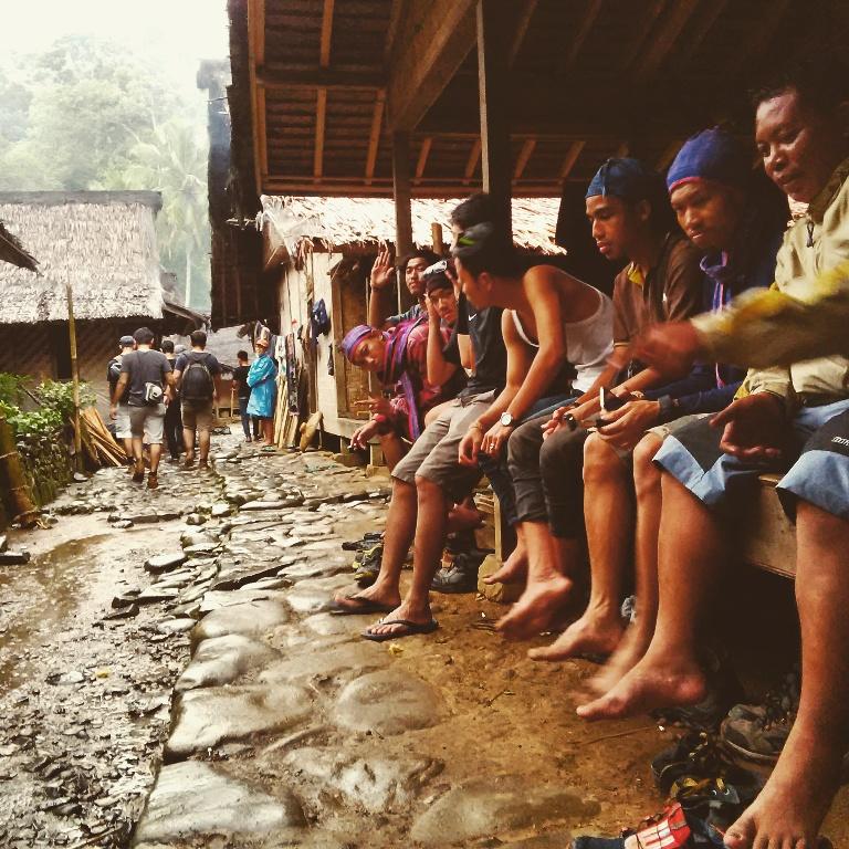 enjoy_adv's tweet photo. #LalampahKaBaduy @infopendaki @petualang_TNG :) http://t.co/8vpM00bsPp