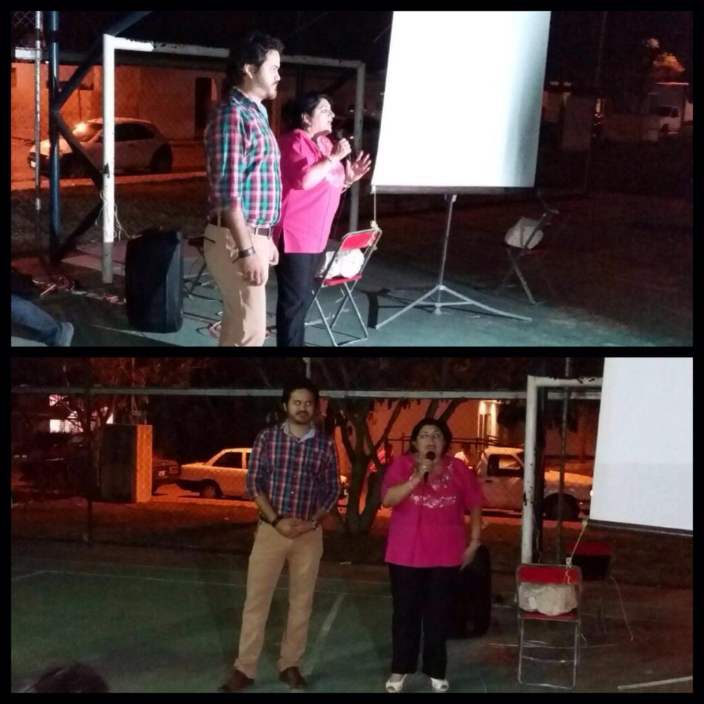 wrbarrera's tweet photo. #SantaMariaChuburna #NochedeCine #CanchadeFut amiga Lorena Farah @LorenaVdistrito #VdistritoLocal #PRI http://t.co/nXs9dDSfz6