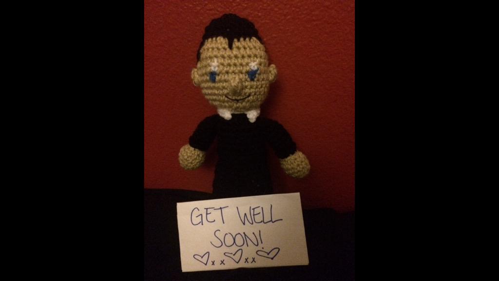 jordanthomason_'s tweet photo. Little Sam is sending you love xxx @samsmithworld #GetWellSoonSam http://t.co/hSzLUBswnV