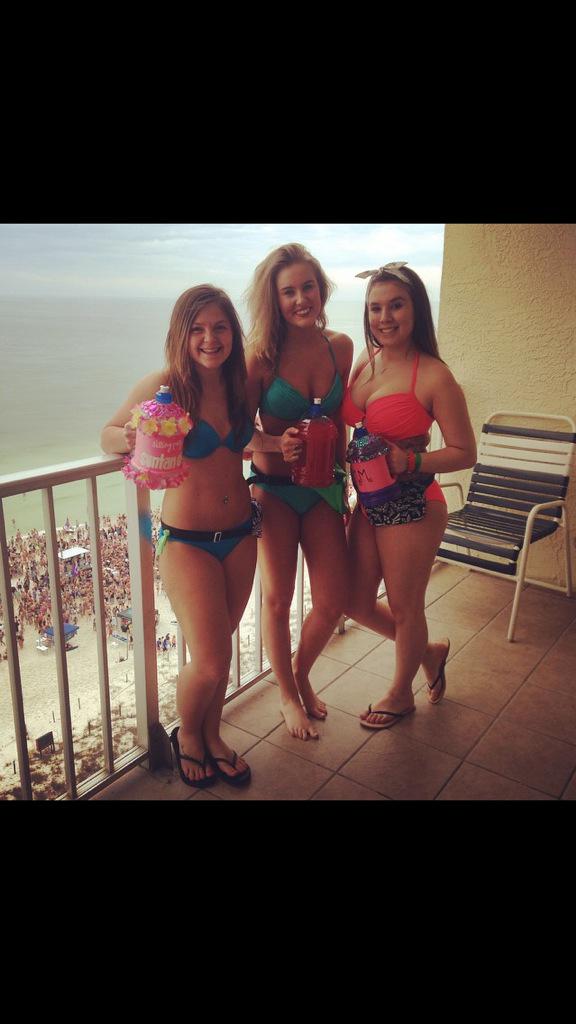 ShaniAlexis's tweet image. #RIPPCB glad I got to experience you on your last year. It was real. Real fun. 😘 #bestweekofmylife