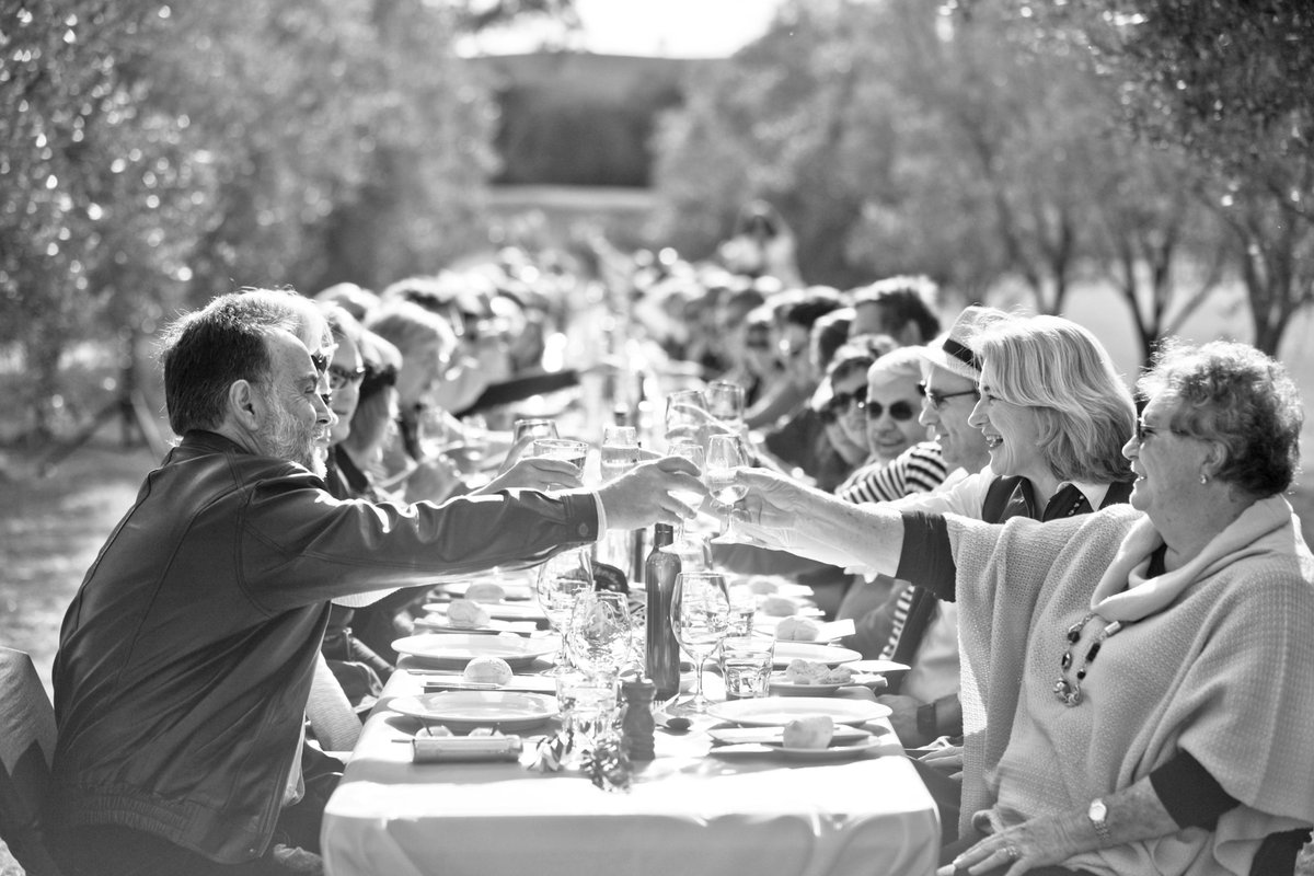 WhisperingBr00k's tweet photo. Have you ever dreamed of a decadent long lunch set amongst an olive grove? Visit http://t.co/fP946xTrtr to book. http://t.co/ILATEEVepy