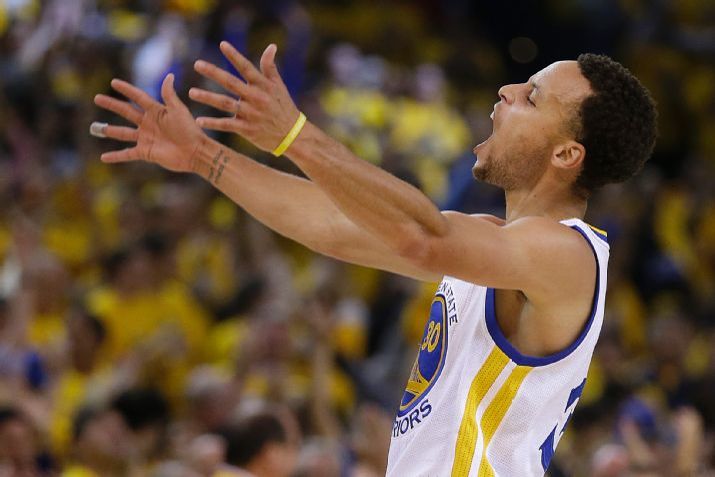 SLAMonline's tweet image. Stephen Curry becomes the first player to make 6 threes and have 6 steals in a Playoff game.