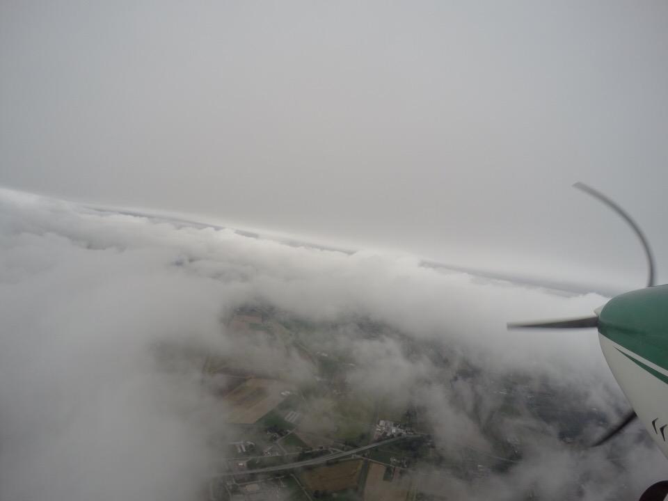 BigFatSims's tweet photo. Not perfect weather, but good enough for flying. #flying #flyingbc http://t.co/cMOxNdOXzH