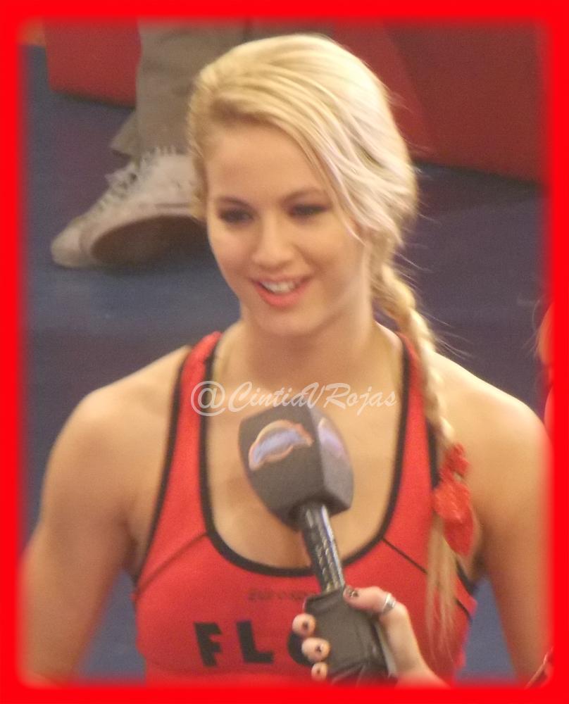 CintiaVRojas's tweet photo. #MomentosDe @flor_vigna http://t.co/FJI4Bbzsl3