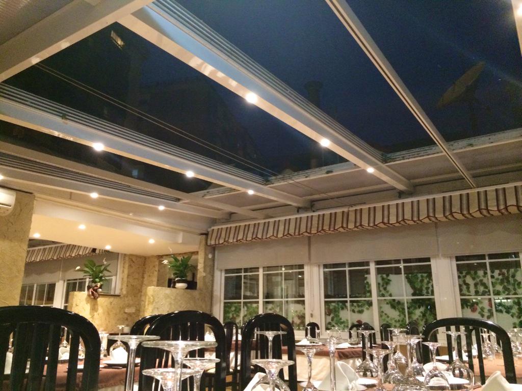 CuartoMitad's tweet photo. ¿Conoces nuestra terraza de verano? Te va a encantar!!! :D http://t.co/TsheyeY6Lx