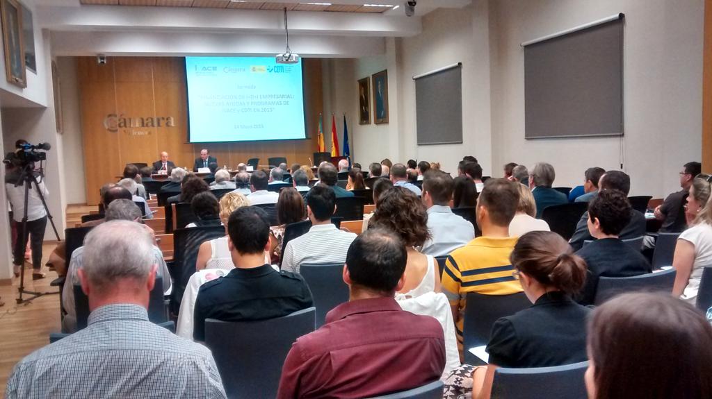 chimo_rios's tweet photo. Gran asistencia jornada @presscamaraVLC  sobre financiación I+D+i empresarial y programas IVACE @mhbuch @CDTIoficial http://t.co/xNNcEHhHQn