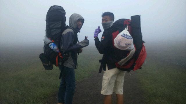 ErickPrastian's tweet photo. Numpang narsis #suryakencana http://t.co/Wh0Y25KB5v