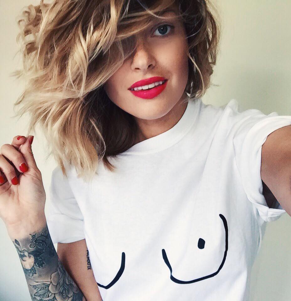 caroreceveur tweet picture