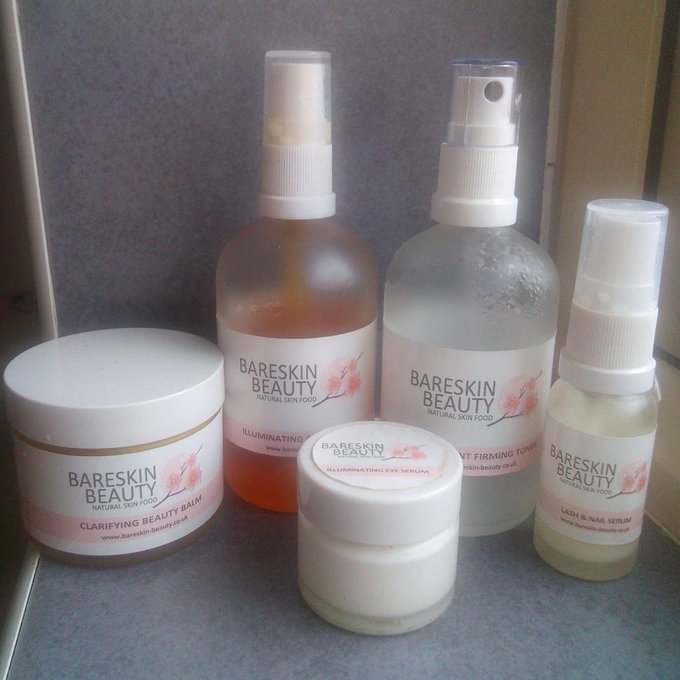 My essential travel companions! Breakfast in Kent today, then onto London for a meeting w/ @SkinTwo.  @BareSknBeauty