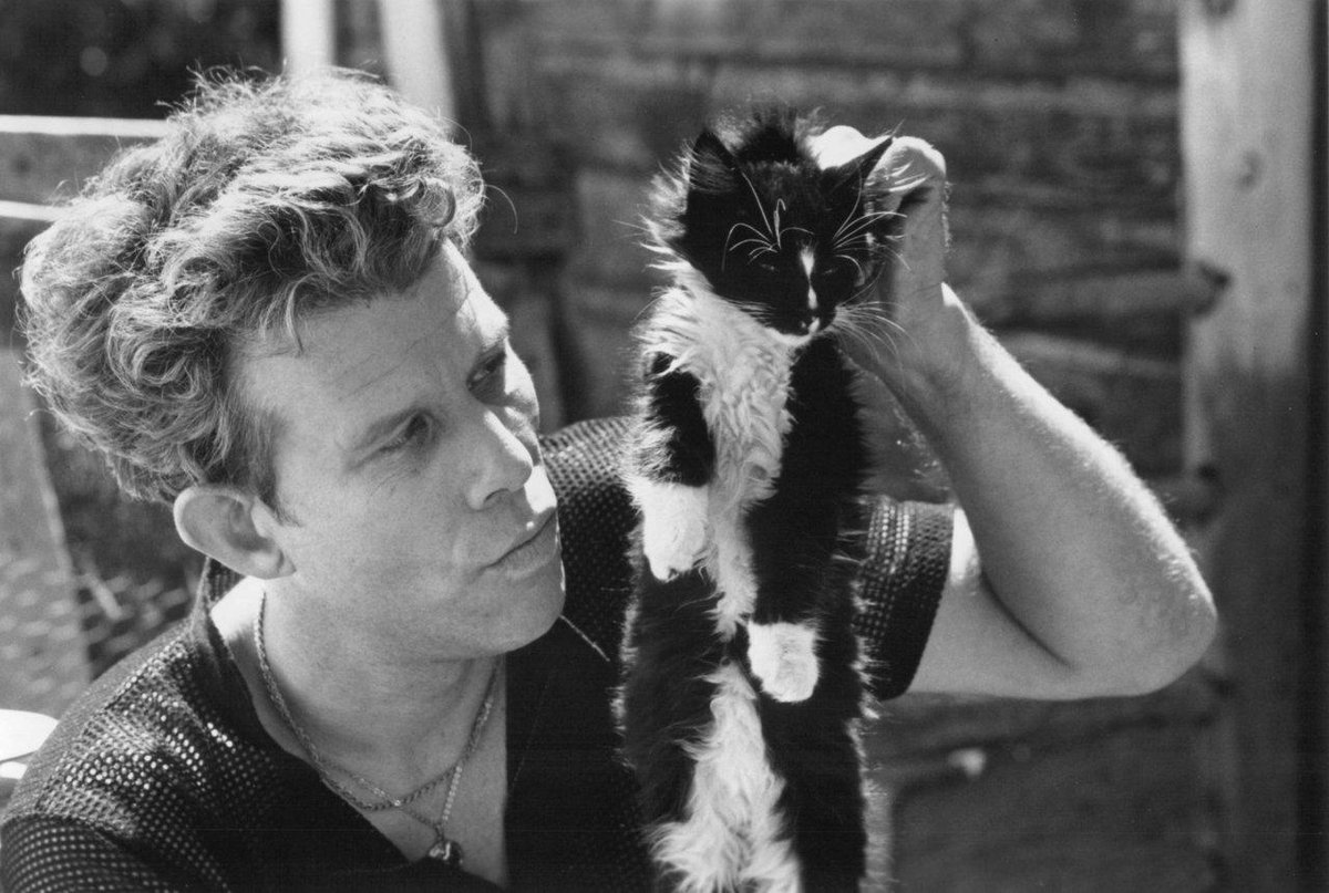 nocturnoreactor's tweet photo. Estamos con Tom Waits​ - "Jersey Girl" http://t.co/uWCDGO6aVe