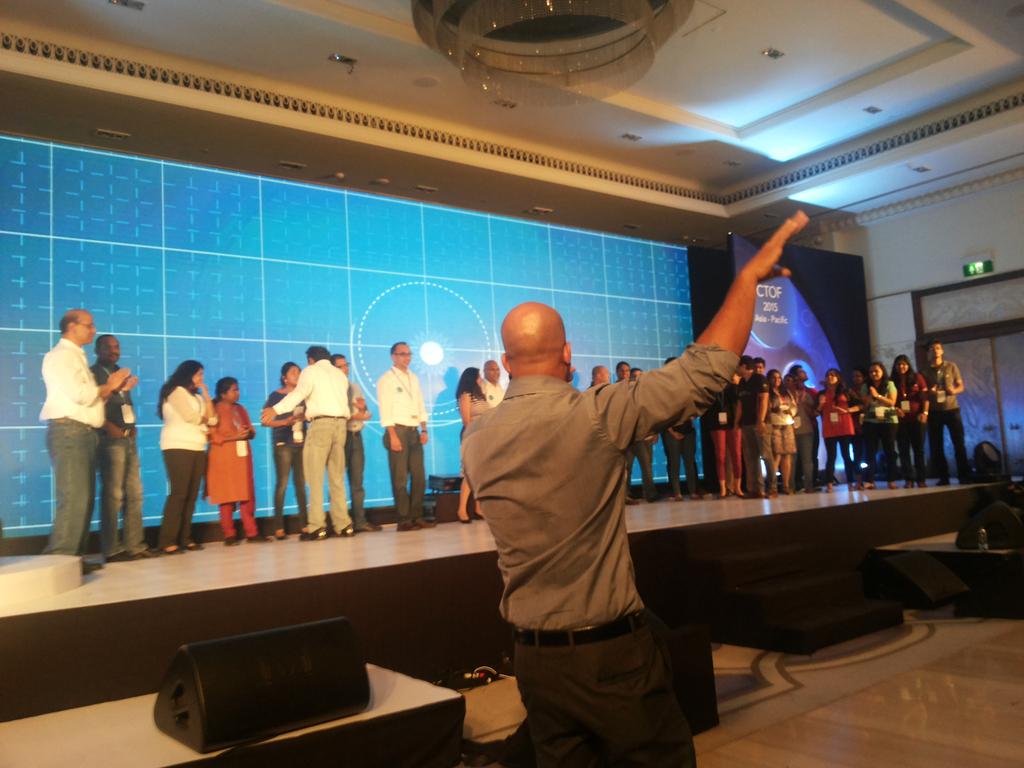 BeingJyo's tweet photo. And it's a wrap with a surprise impromptu CTOF Rap. Take a bow, team #awesome APAC #CTOF2015 #OneIntuit http://t.co/b7GqX62mFU