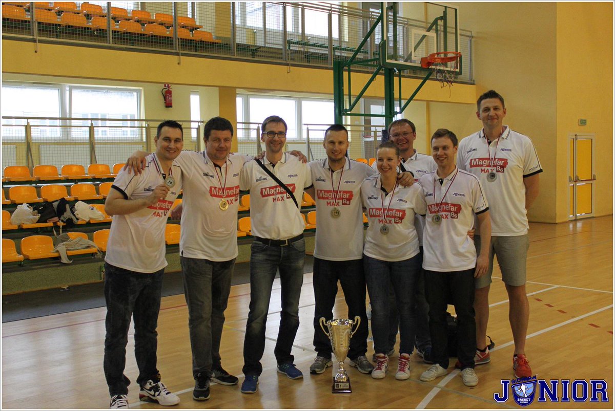 basketpoznan's tweet photo. Podziękowania od Trenera Bartosza Sikorskiego (@bsikorski85) :)
http://t.co/hz08Gx1gB5
#U18PL #BBJP http://t.co/xR4IdIKrym